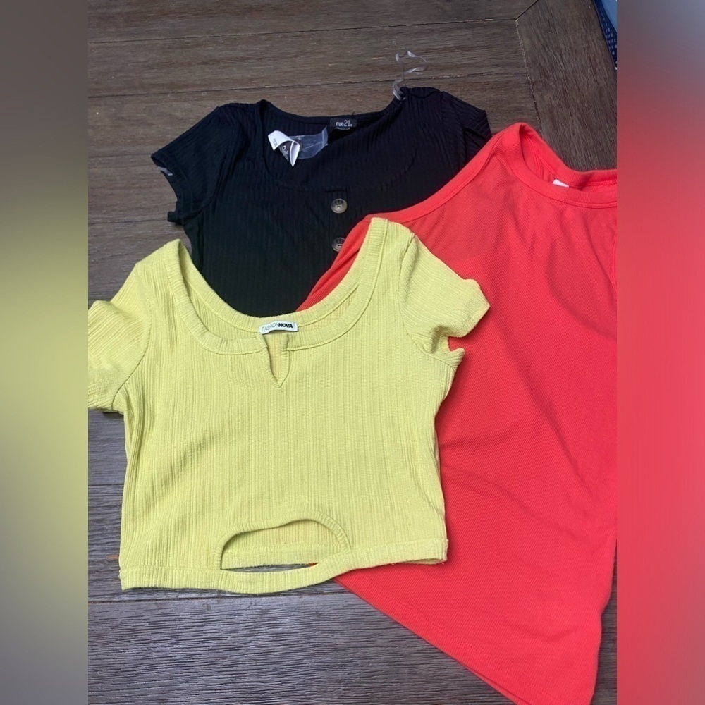 Lot of 3 Women Summer Vacay T-shirts Tank  Tops M-L